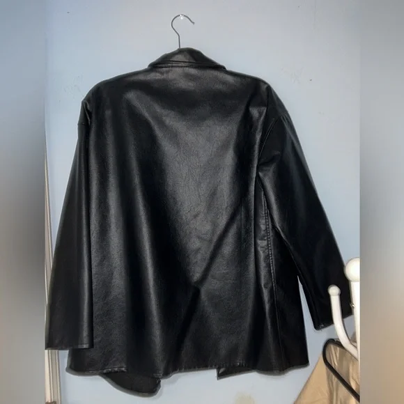 Leather Jacket 🖤 - Picture 2 of 2